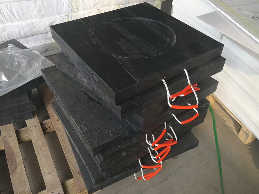 Tấm Outrigger Crane