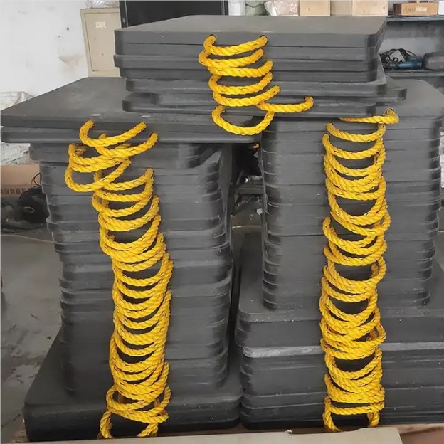 Tấm lót Outrigger