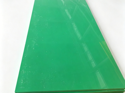 Tấm Polyethylene trọng lượng phân tử cực cao màu đen